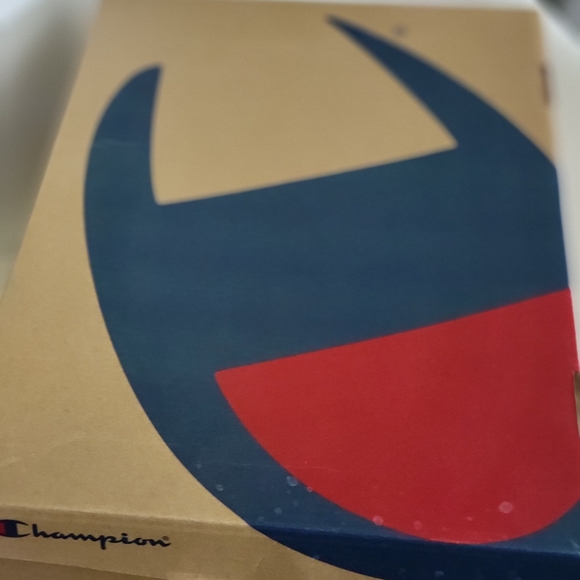 Champion. .Size 12 Mens. Multicolor - Picture 4 of 11